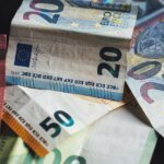 تسديد الديون 2026: جهات وبرامج تساعد الغارمين على سداد ديونهم